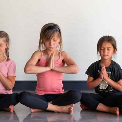 Kinderyoga & tieneryoga, Yoga for the Special Child ®, Yoga (jong) volwassenen, Ouder-kindYoga