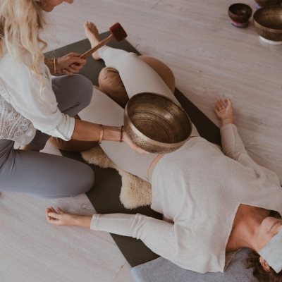 Vibrations of the Moon: YinYoga & Soundhealing bowls