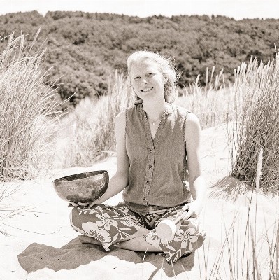 Soundhealing praktijk. Klankschaalmassages, voice healings, klankreizen en Reiki.
