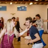 Dansworkshops en dansfeesten