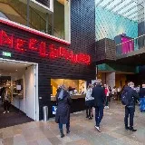Schuurmarkt: Opening van het nieuwe seizoen, verschillende kraampjes