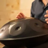Concert in Soefi Huis door Handpan speler Hashem Kabreet