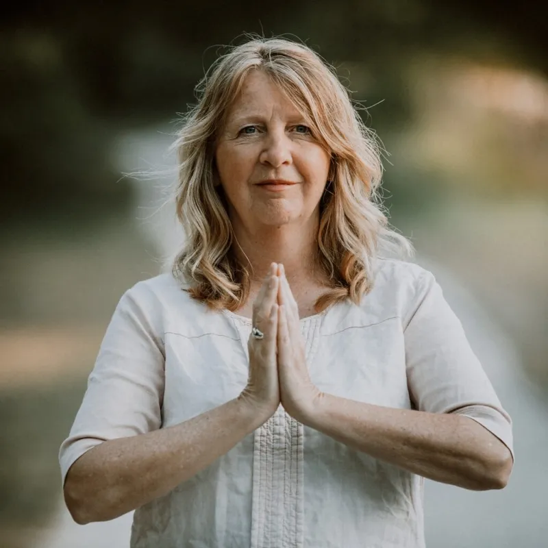 Annemiek Latour - yogacharya